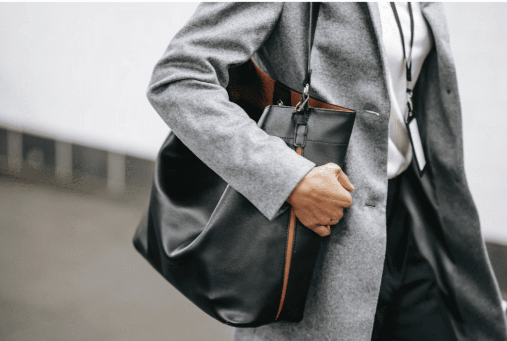 Exploring Tote Bag Brands: A Fashionable Accessory